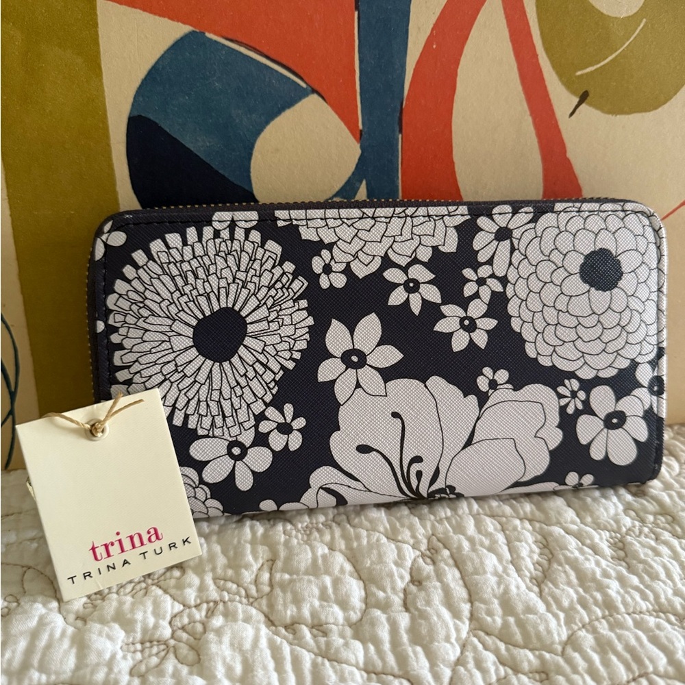 🔥 Fire Sale 🔥
NWT TRINA TURK Long Zip Around Navy Blue Floral Wallet